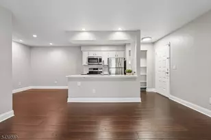 74 Marlowe Ct, Franklin Township, NJ 08873 - Photo 2
