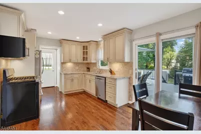 28 Kew Dr, Springfield, NJ 07081 - Photo 8
