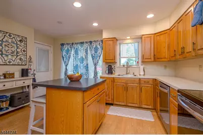 9 Mission Hills Rd, Clinton Township, NJ 08801 - Photo 8