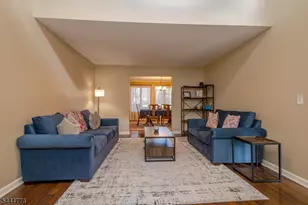 9 Mission Hills Rd, Clinton Township, NJ 08801 - Photo 4