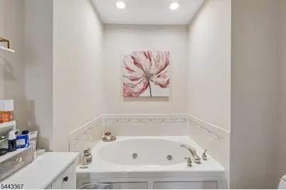 101 Rock Creek Dr, Clifton, NJ 07014 - Photo 28
