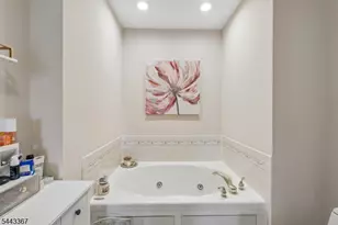 101 Rock Creek Dr, Clifton, NJ 07014 - Photo 28