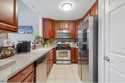 101 Rock Creek Dr, Clifton, NJ 07014 - Photo 10