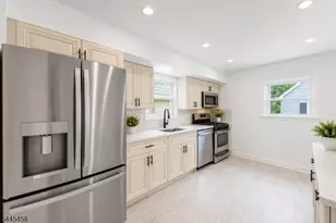 18 Farmingdale Ave, Bloomfield, NJ 07003 - Photo 6