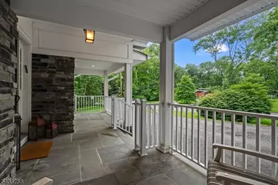 19 Erskine Dr, Morristown, NJ 07960 - Photo 2