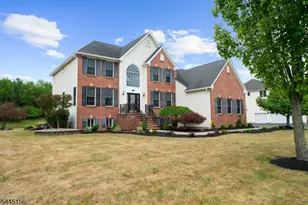 15 Providence Dr, Raritan Township, NJ 08822 - Photo 2