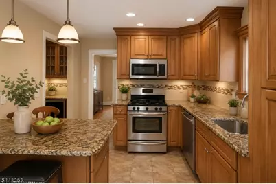 48 Cypress St, Millburn, NJ 07041 - Photo 4