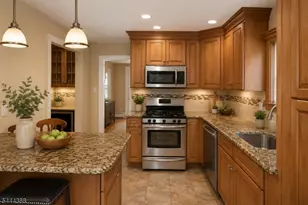 48 Cypress St, Millburn, NJ 07041 - Photo 4
