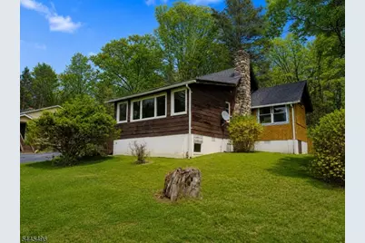18 Wallkill Dr, Vernon, NJ 07461 - Photo 2
