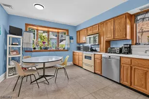 132 Hillside Rd, Elizabeth, NJ 07208 - Photo 10