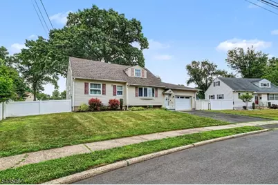 3 Darwin Rd, Franklin Township, NJ 08873 - Photo 2