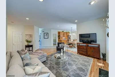 6 McCune Ct, West Orange Township, NJ 07052 - Photo 16