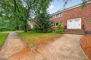 5 Stanford Dr, Bridgewater, NJ 08807 - Photo 2