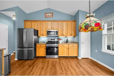 79 Renaissance Blvd, Franklin Township, NJ 08873 - Photo 6
