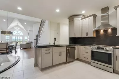 9 Rockhall Ct, Hardyston Township, NJ 07419 - Photo 6