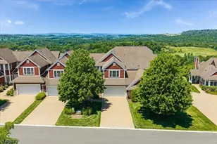 9 Rockhall Ct, Hardyston Township, NJ 07419 - Photo 2