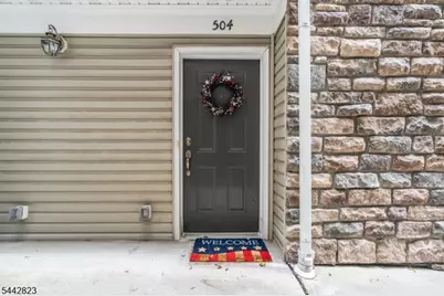 504 Lopez Ln, Morris Plains, NJ 07950 - Photo 2