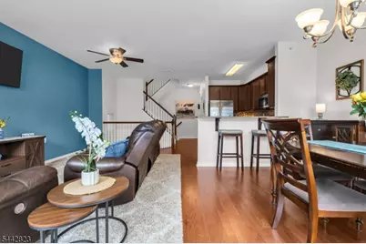 504 Lopez Ln, Morris Plains, NJ 07950 - Photo 4