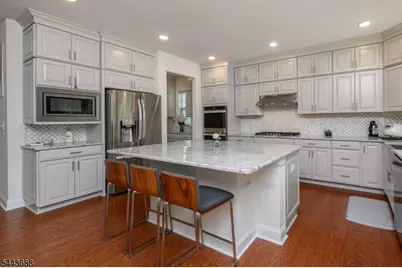 22 Hilltop Dr, North Caldwell, NJ 07006 - Photo 8