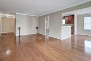 32 Rebecca Rd, East Hanover Township, NJ 07936 - Photo 2