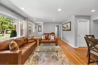 37 Barley Sheaf Rd, Raritan Township, NJ 08822 - Photo 4
