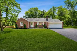 37 Barley Sheaf Rd, Raritan Township, NJ 08822 - Photo 1