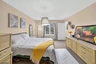 109 Michaels Ct, Woodbridge Township, NJ 07095 - Photo 16