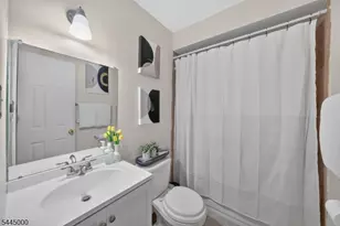 109 Michaels Ct, Woodbridge Township, NJ 07095 - Photo 14