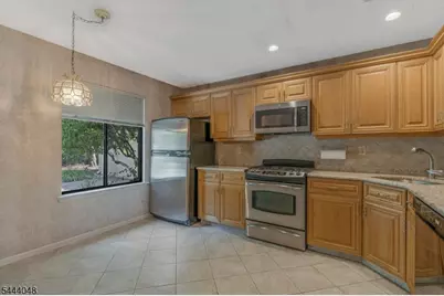 12 Carriage Pl, Edison, NJ 08820 - Photo 10