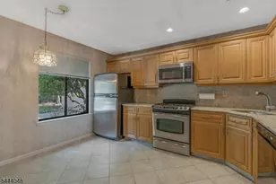 12 Carriage Pl, Edison, NJ 08820 - Photo 10