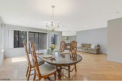 12 Carriage Pl, Edison, NJ 08820 - Photo 4