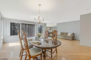 12 Carriage Pl, Edison, NJ 08820 - Photo 4