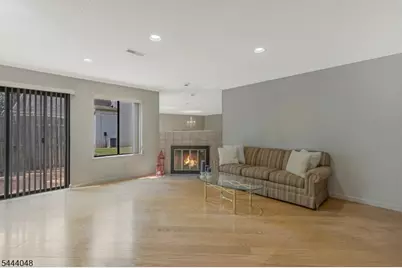 12 Carriage Pl, Edison, NJ 08820 - Photo 6