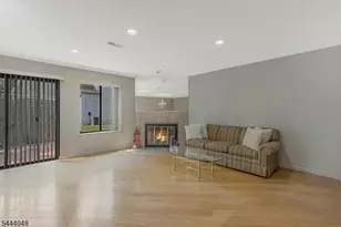 12 Carriage Pl, Edison, NJ 08820 - Photo 6