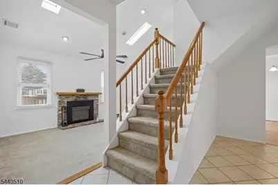 91 Cherrywood Dr, Franklin Township, NJ 08873 - Photo 4