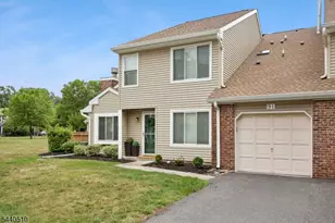 91 Cherrywood Dr, Franklin Township, NJ 08873 - Photo 2