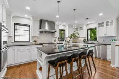 5 Raymond St, Chatham, NJ 07928 - Photo 8