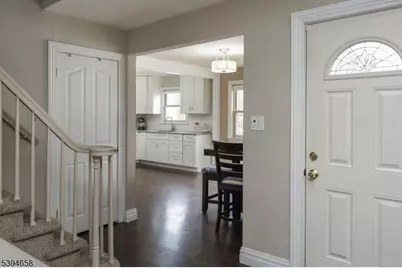 825 Dennis Pl, Linden, NJ 07036 - Photo 16