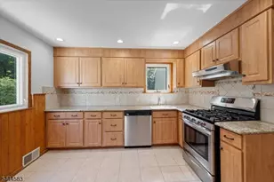 367 Essex Ave, Bloomfield, NJ 07003 - Photo 14