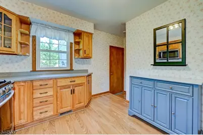 34 Lindstrom Dr, Hillsborough Township, NJ 08844 - Photo 16