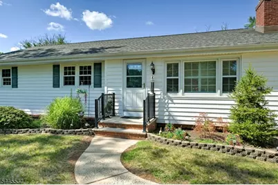 34 Lindstrom Dr, Hillsborough Township, NJ 08844 - Photo 2