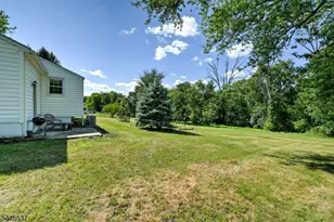 34 Lindstrom Dr, Hillsborough Township, NJ 08844 - Photo 30