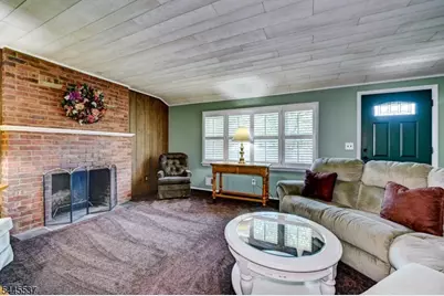 34 Lindstrom Dr, Hillsborough Township, NJ 08844 - Photo 4