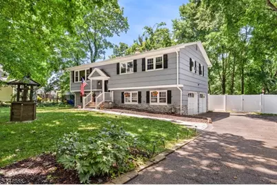 31 Orchard St, Mount Olive, NJ 07828 - Photo 2
