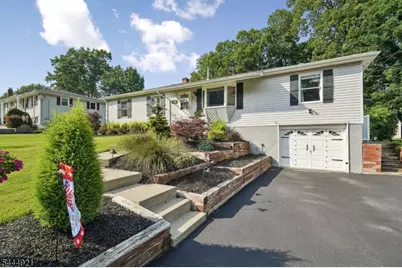 22 Summit Rd, Jefferson Township, NJ 07438 - Photo 2
