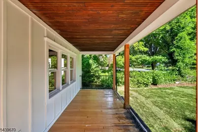 129 W Oak St, Bernards Township, NJ 07920 - Photo 4