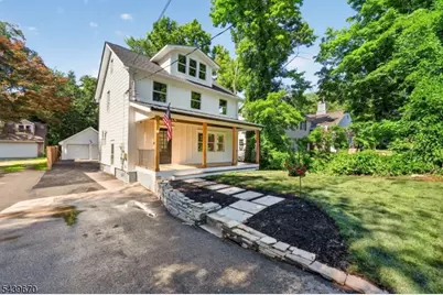 129 W Oak St, Bernards Township, NJ 07920 - Photo 2