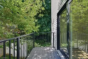 98 Western Ave, Jersey City, NJ 07307 - Photo 26