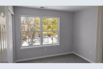 98 Overlook Dr, Lopatcong Township, NJ 08886 - Photo 12