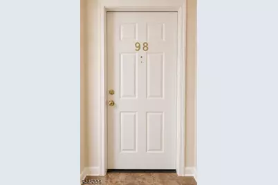 98 Overlook Dr, Lopatcong Township, NJ 08886 - Photo 4
